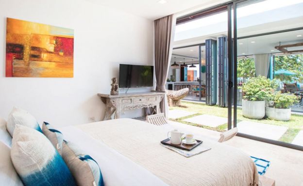 Ultra Luxury 6 Bedroom Beachfront Villa in Laem Sor