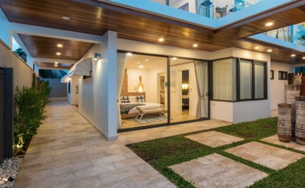 Ultra Luxury 6 Bedroom Beachfront Villa in Laem Sor