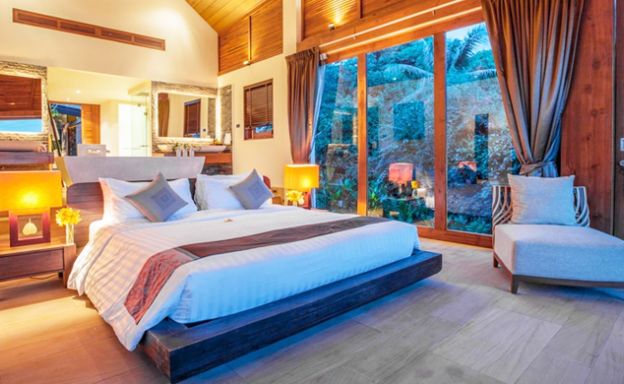 Tropical Luxury 5 Bedroom Beachfront Villa in Lamai