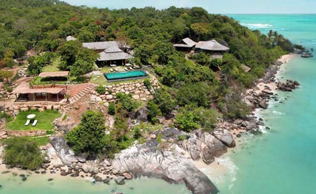 Prestigious 7 Bed Beachfront Luxury Villa in Laem Set