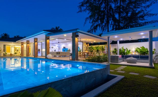 Beautiful 3 Bed Beachfront Villa For Sale on Laem Set