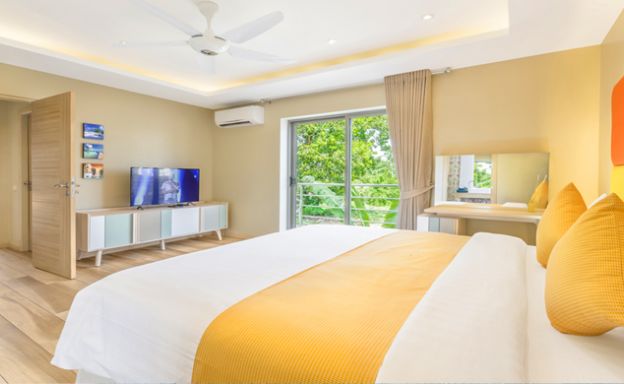 Beautiful 4 Bed Luxury Beachside Pool Villa in Ban Tai