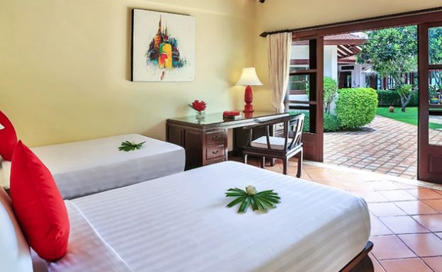 Premium Beachfront 5 Bed Luxury Pool Villa in Bangrak