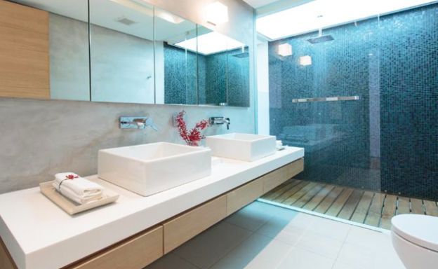 Ultra Luxury 5 Bed Oceanfront Pool Villa on Kamala Bay