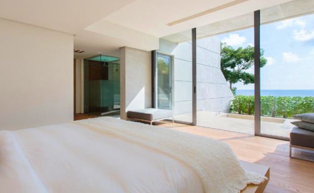 Ultra Luxury 5 Bed Oceanfront Pool Villa on Kamala Bay