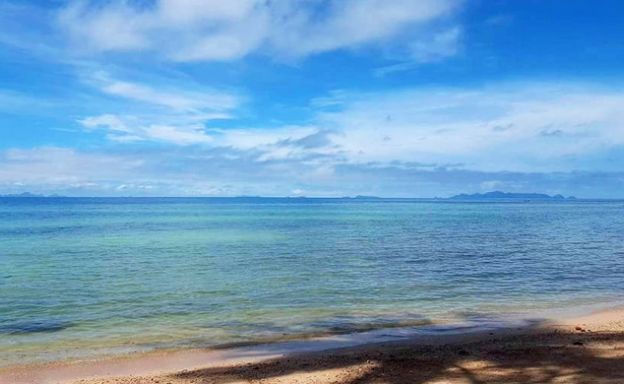 Beautiful beachfront Land for Sale on Laem Yai Bay