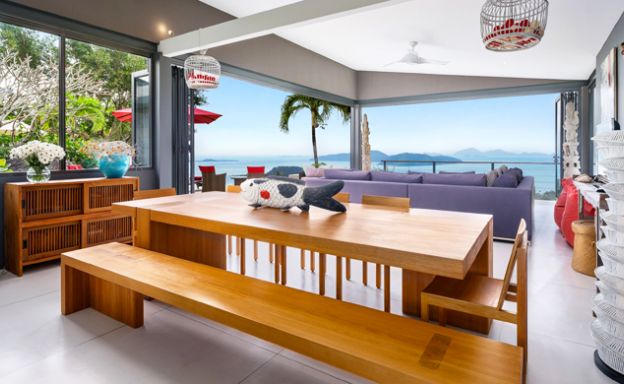 Gorgeous 5 Bed Luxury Sea view Villa in Taling Ngam