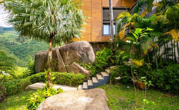 Gorgeous 5 Bed Luxury Sea view Villa in Taling Ngam