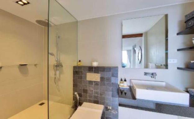 Ultra Luxury 5-Bed Luxury Villa for Sale in Thong Krut