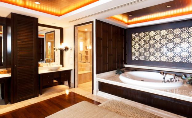 Magnificent 6 Bedroom Oceanfront Mansion in Phuket