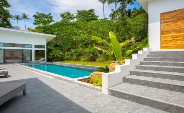 Modern 4 Bed Pool Villa 500m to Chaweng Noi Beach