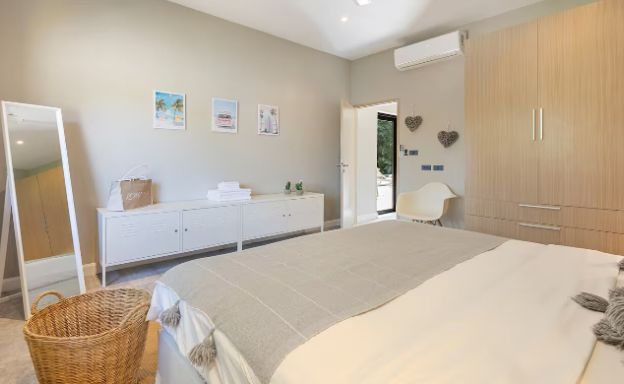 Modern 4 Bed Pool Villa 500m to Chaweng Noi Beach