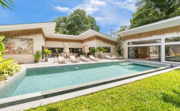 Modern 4 Bed Pool Villa 500m to Chaweng Noi Beach
