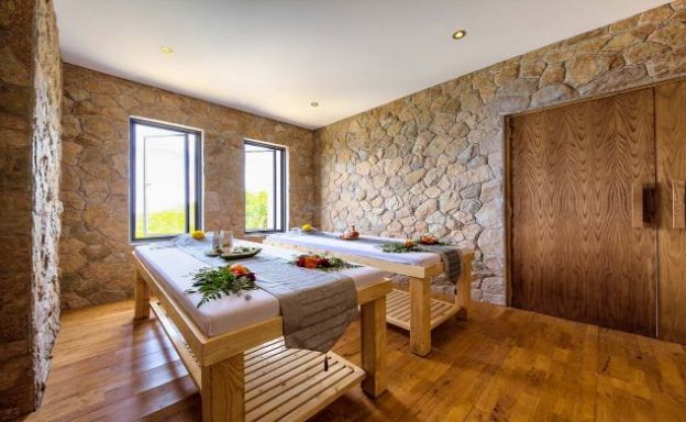 Pristine 4 Bed Luxury Sea View Villa in Chaweng Noi