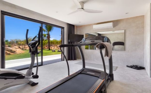 Contemporary 5 Bedroom Sea View Villa in Choeng Mon