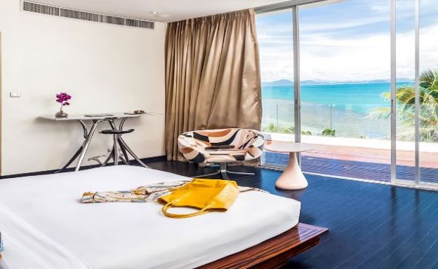 Exquisite 4 Bed Luxury Beachfront Villa in Taling Ngam