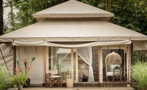 Luxury Beach Resort with Pool Villas in Maenam