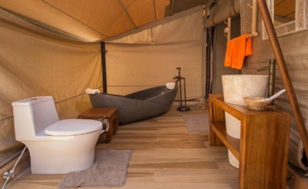 Luxury Beach Resort with Pool Villas in Maenam