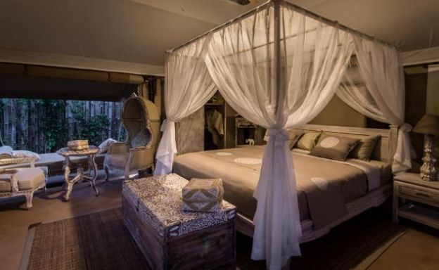 Luxury Beach Resort with Pool Villas in Maenam