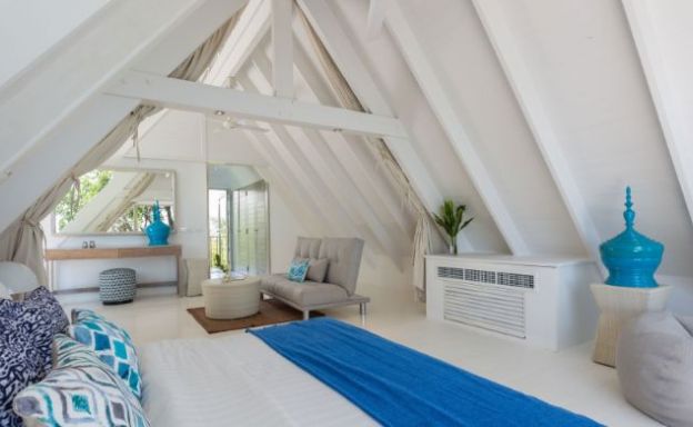 Contemporary 3 Bed Beachside Villa on Taling Ngam