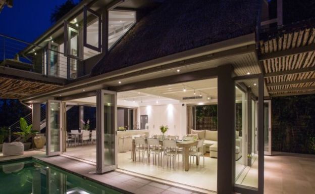 Contemporary 3 Bed Beachside Villa on Taling Ngam