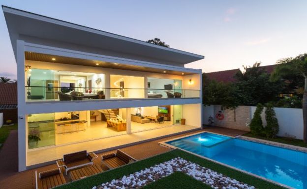 Stylish 3 Bed Modern Design Pool Villa in Bangrak