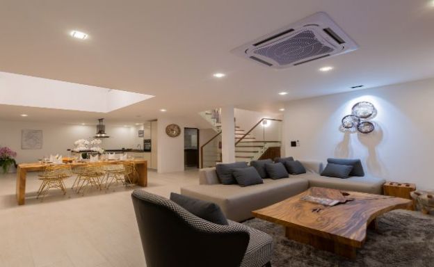 Stylish 3 Bed Modern Design Pool Villa in Bangrak