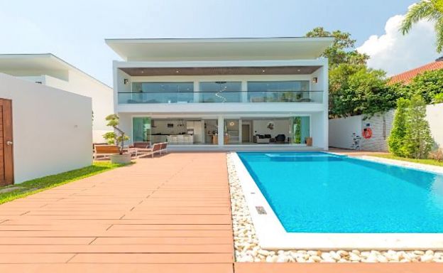 Stylish 3 Bed Modern Design Pool Villa in Bangrak