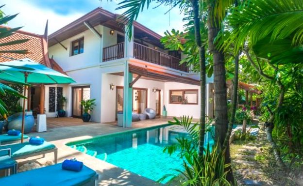 Traditional 3 Bed Beachside Pool Villas in Hua Thanon