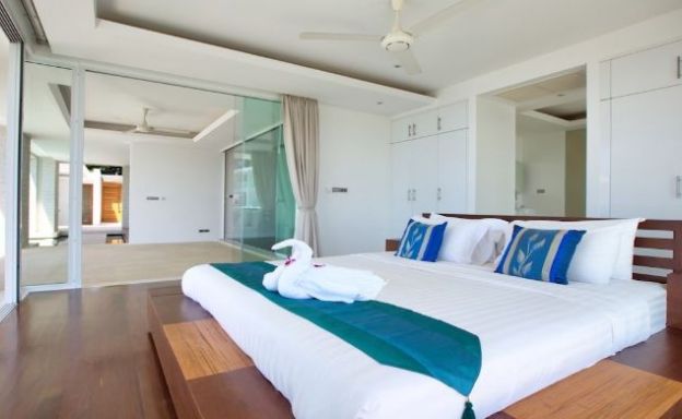 Contemporary 4 Bed Luxury Sea View Villa in Bang Por