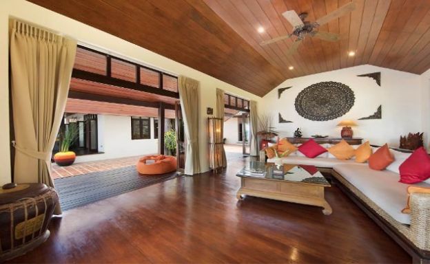 Tropical Beachfront 4 Bedroom Pool Villa in Laem Sor