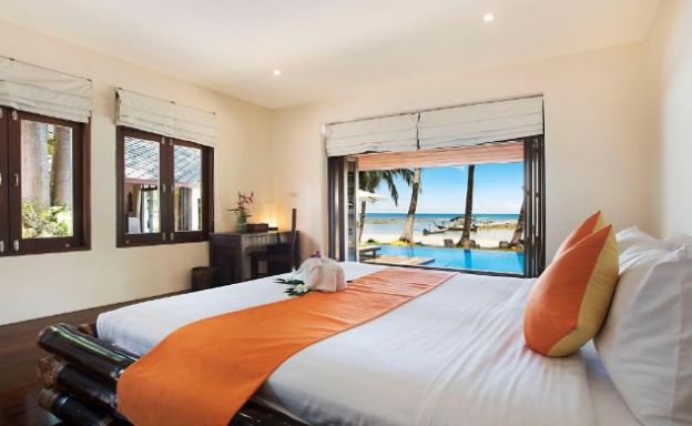 Tropical Beachfront 4 Bedroom Pool Villa in Laem Sor