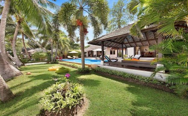 Tropical Beachfront 4 Bedroom Pool Villa in Laem Sor