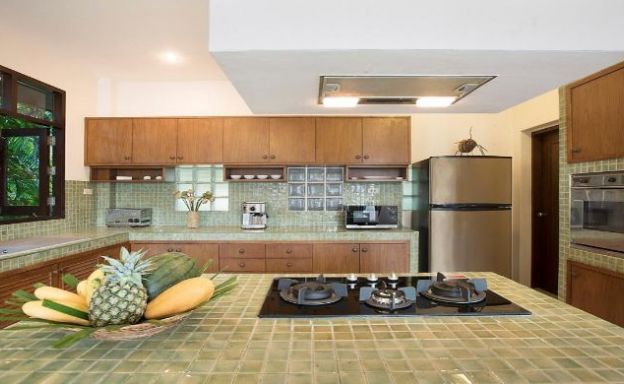 Tropical Beachfront 4 Bedroom Pool Villa in Laem Sor