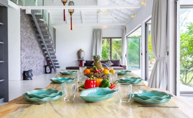 Modern 4 Bed Beachfront Pool Villa in Thong Krut