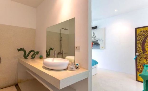 Modern 4 Bed Beachfront Pool Villa in Thong Krut