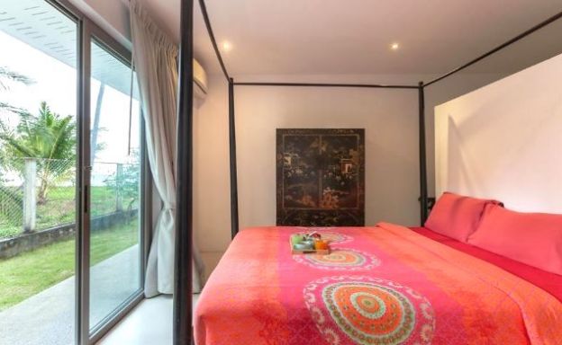 Modern 4 Bed Beachfront Pool Villa in Thong Krut