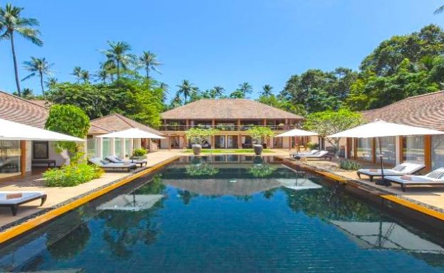 Magnificent 6 Bedroom Beachfront Villa in Laem Sor