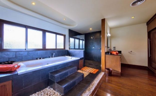 Luxury 5 Bedroom Beachside Pool Villa in Bangrak