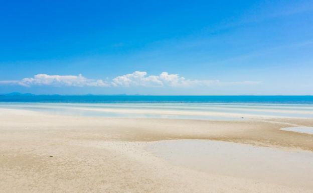 Contemporary 5 Bedroom Beachfront Villa in Bang Por