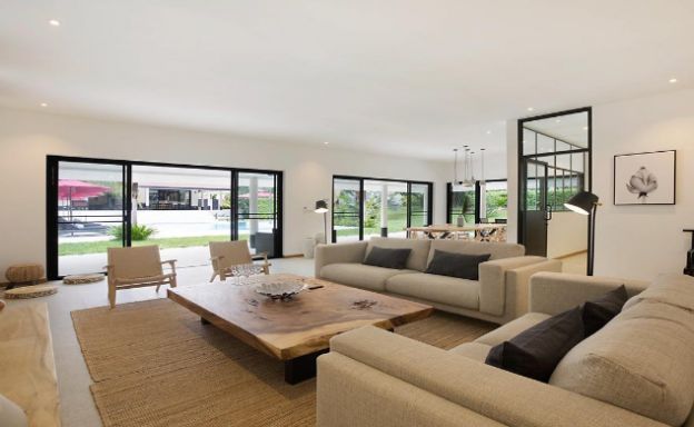 Beautiful 8 Bedroom Pool Villa for Sale in Bangrak