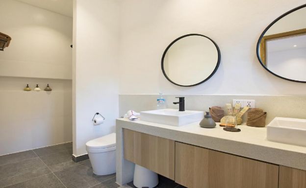 Beautiful 8 Bedroom Pool Villa for Sale in Bangrak