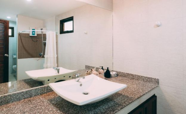 Modern 3 Bed Sea-view Villa + 1 Apartment in Lamai