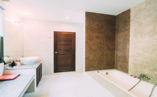 Modern 3 Bed Sea-view Villa + 1 Apartment in Lamai