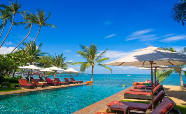 Tropical 18 Bedroom Beachfront Resort in Bangrak