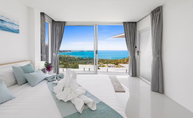 Luxury 3 Bedroom Sea View Pool Villa in Chaweng Noi