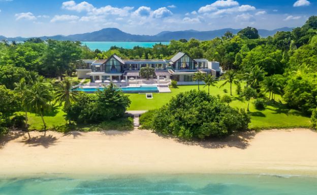 Majestic 6 Bed Luxury Beachfront Villa in Cape Yamu