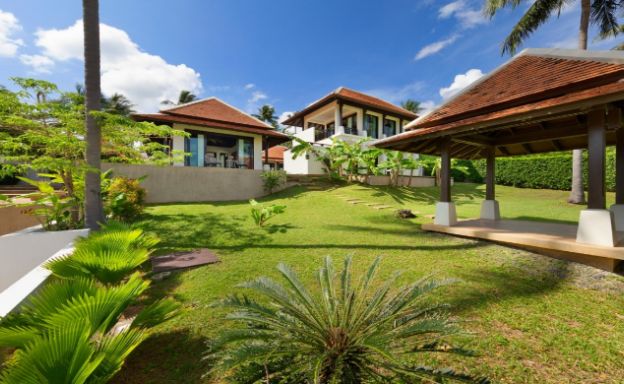 Beachside 4 Bed Tropical Garden Villa in Bangrak