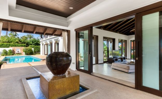 Beachside 4 Bed Tropical Garden Villa in Bangrak