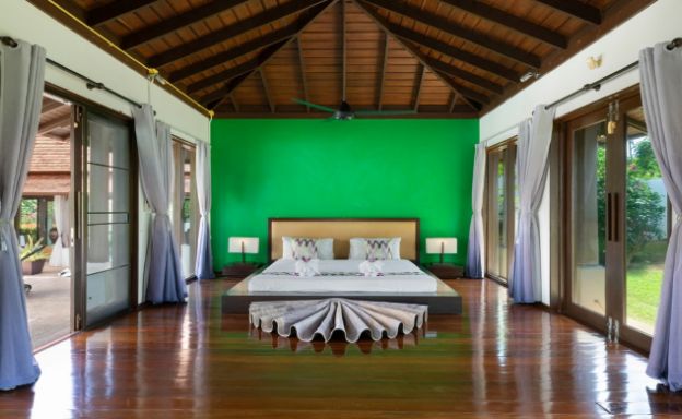 Beachside 4 Bed Tropical Garden Villa in Bangrak